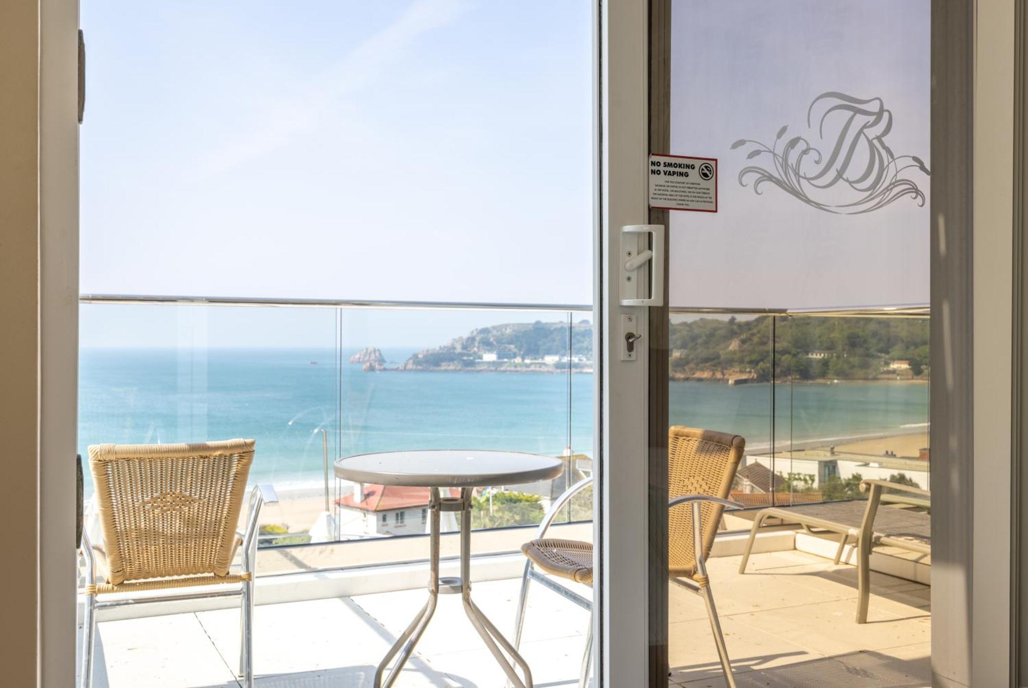 Biarritz Hotel St Brelade Bagian luar foto