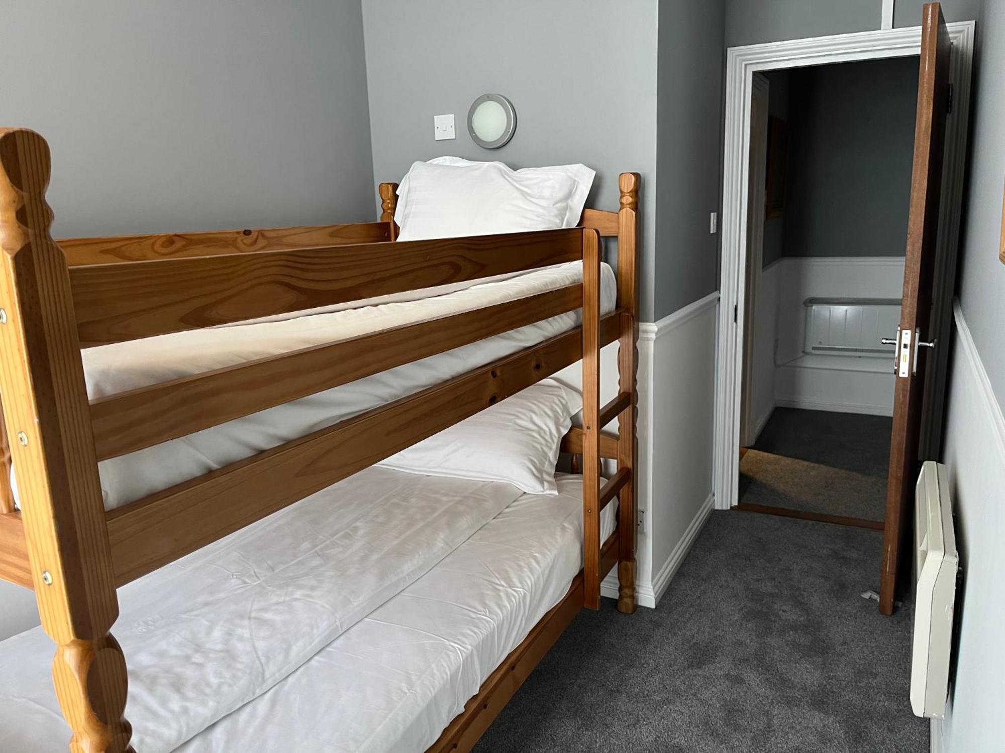 Biarritz Hotel St Brelade Bagian luar foto