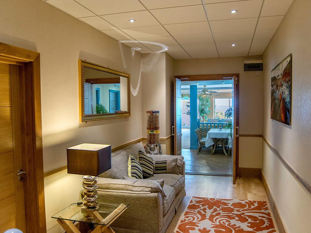 Biarritz Hotel St Brelade Bagian luar foto
