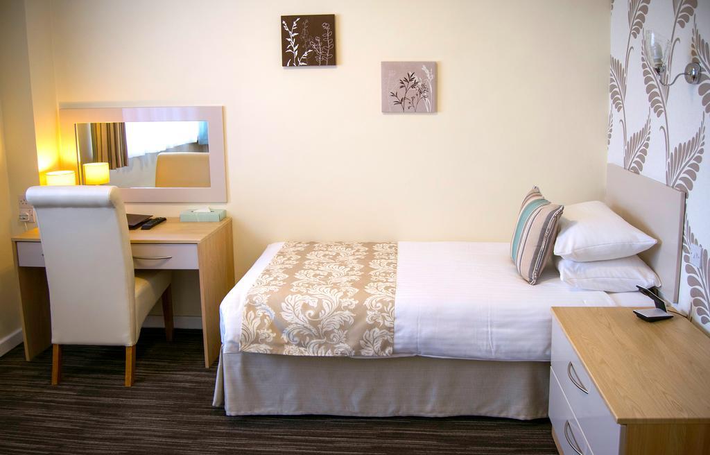 Biarritz Hotel St Brelade Bagian luar foto