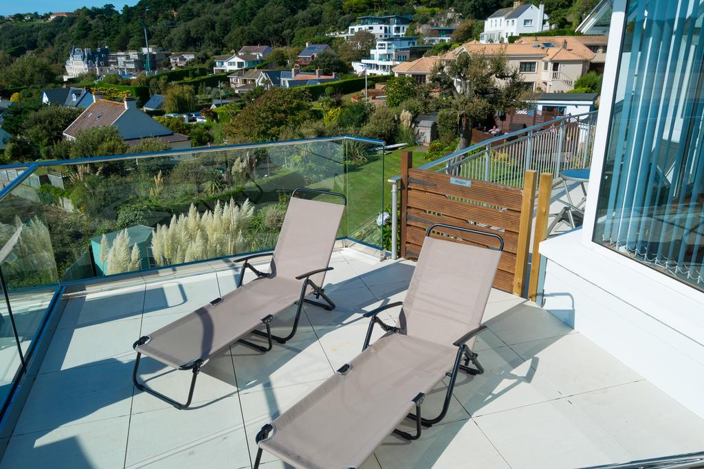 Biarritz Hotel St Brelade Bagian luar foto